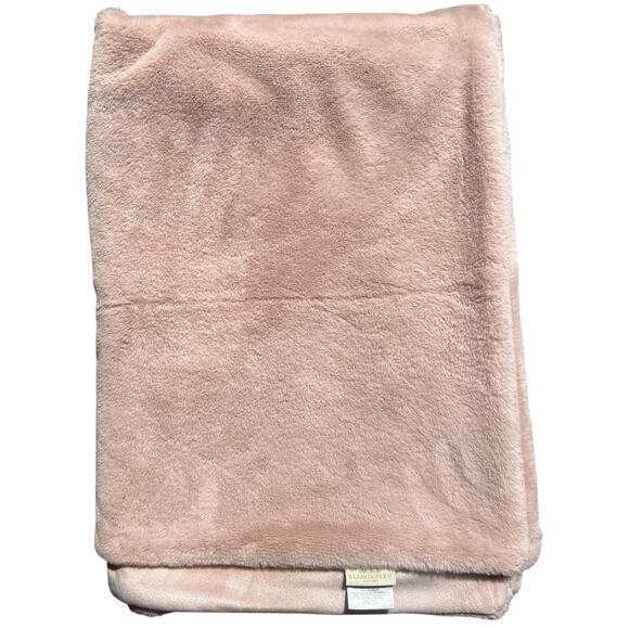 NWOT Blanc & Bleu Pink Faux Fur Plush Throw 50"x70" - Picture 1 of 4